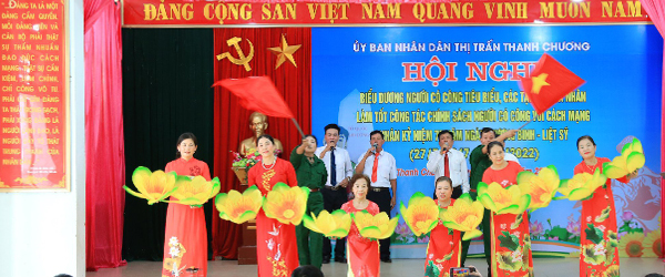 hoi nghi bieu duong nguoi co cong